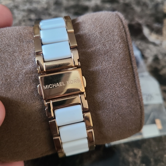 Michael kors watch - Picture 2 of 3